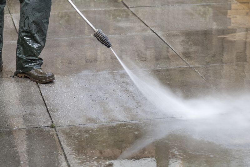 Sidewalk and Driveway Powerwashing